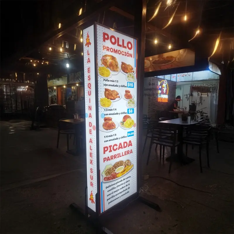 letrero corporeo rompe trafico en Guayaquil