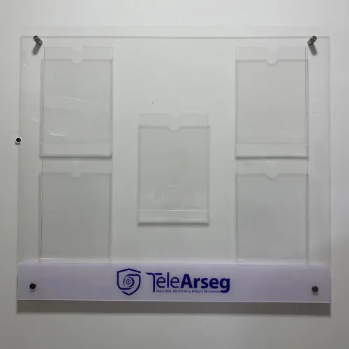 Cartelera en Acrílico En Guayaquil