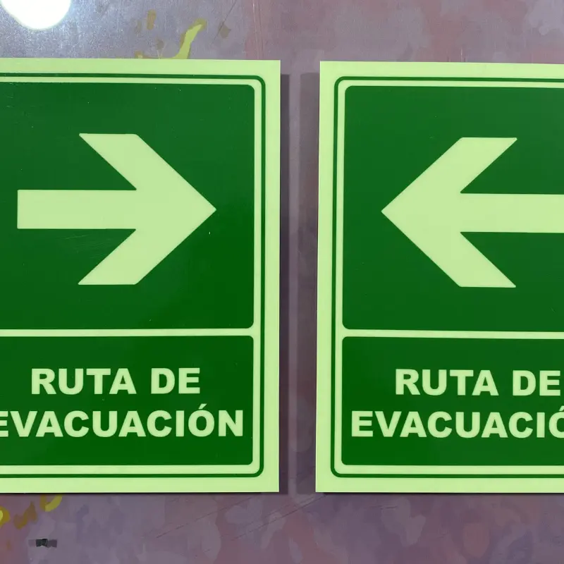 Señalética Fotoluminiscente Ruta de Evacuación